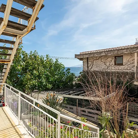 Casa Fronte *